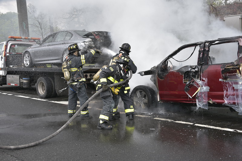SYOSSET FD CARS ON FIRE LIE 5112020 Long Island Fire Photos